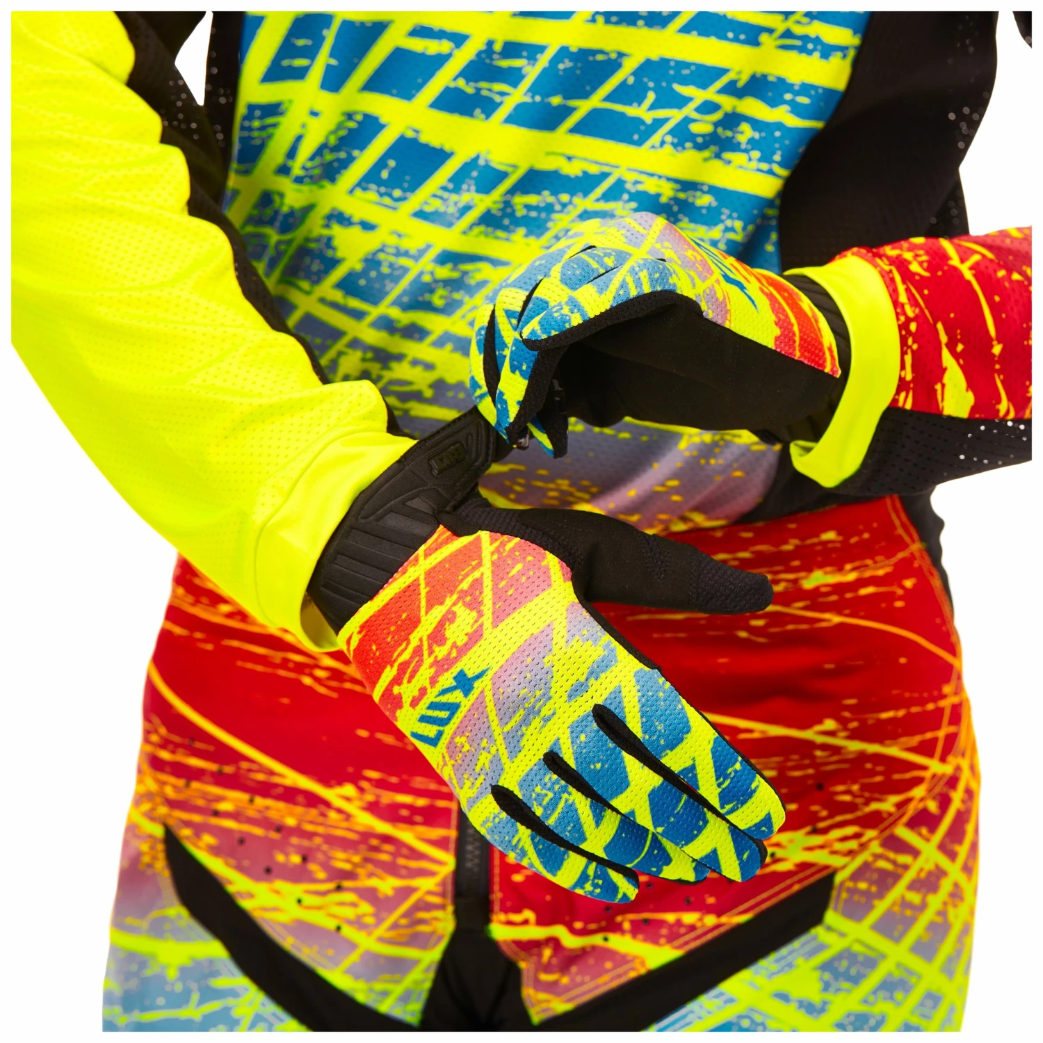 BILT Lux Air Grid Gloves 5 BILT Lux Air Grid Gloves - Image 3